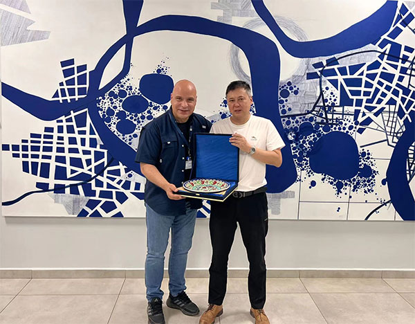 网页宣传照片.jpg 网页宣传照片.jpg